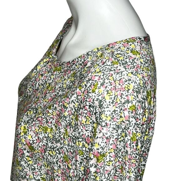 Caslon ditsy floral split neck top size L - Picture 5 of 13